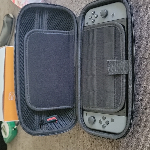 Nintendo switch carrying case - Picture 8 of 8